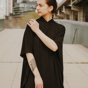 Traveller Tunic // V-Neck Collar / Relax Fit / Half-Sleeve