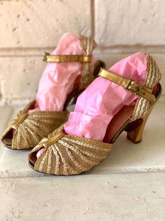 1930s/40s Qual-i-Craft Golden Girl Glam woven text