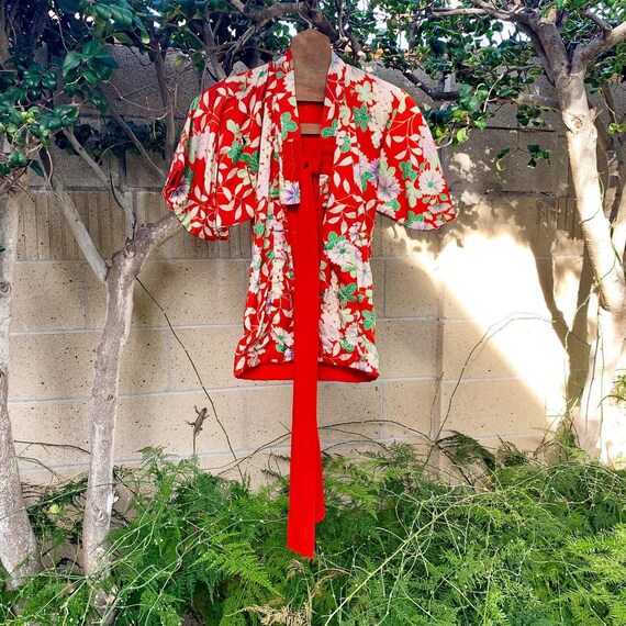 Vibrant Silk Kimono - image 2