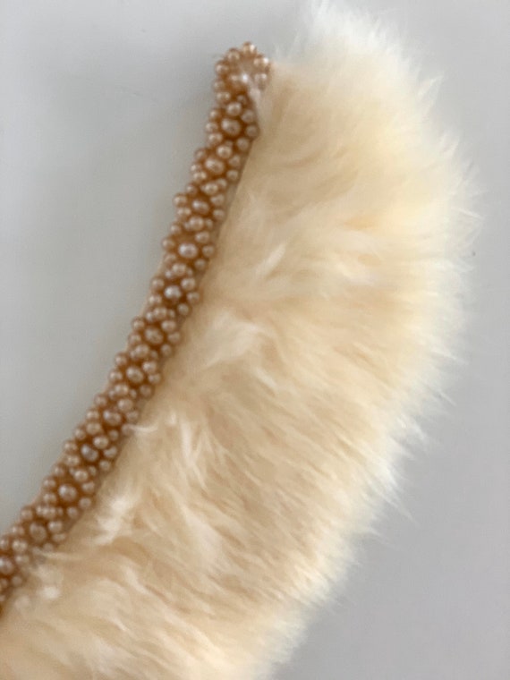 White fur beige pearl glam 50s collar - image 6