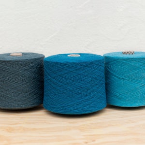 100% Lambswool Merino Lace Garn auf Kone - Shades of Türkis