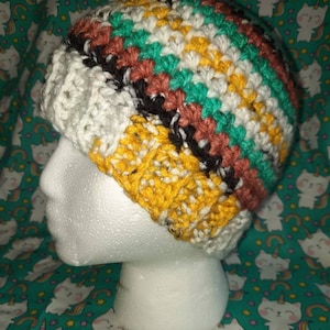 Cozy Bulky Yarn Beanie Crochet Pattern - Quick & Easy Tutorial - The Jaina Beanie