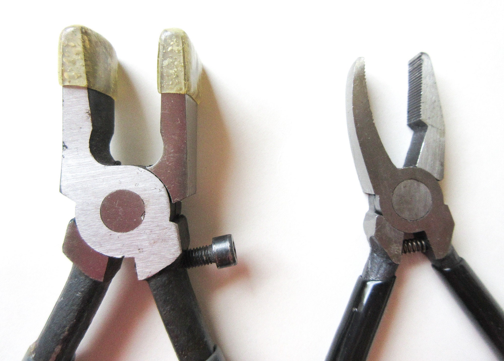 Glass Tips from Verrier: Adjusting Cut Running Pliers