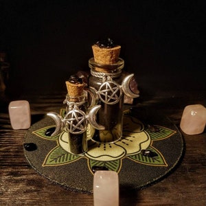 魔女の黒い儀式用塩瓶（ラベンダーと黒曜石のチップ入り） | 魔術道具 | 骨董品 | 追放、保護呪文 | 月の女神