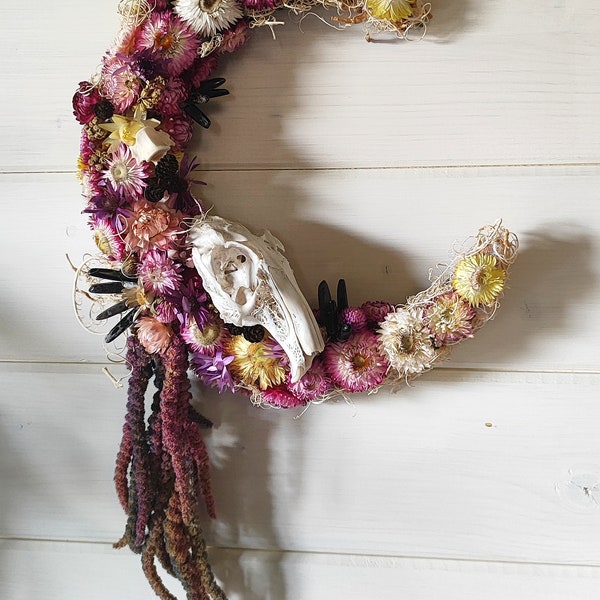 Protective Wicca Crescent moon altar deco with Amethyst | goddess hanger | Dried Flower, lichen Wreath | Fall Pagan Door housewarming gift