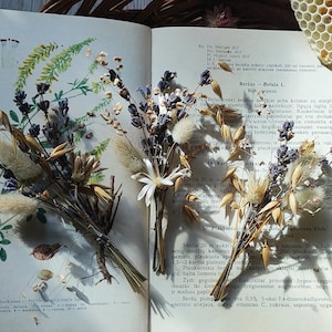 Mini dried flower lavender bouquet | wedding favor | cottagecore home deco | craft thank you gift | small floral arrangement | boutonniere