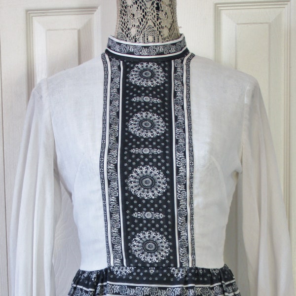 1960s Au Cain Mod Black and White Mini Dress Medium