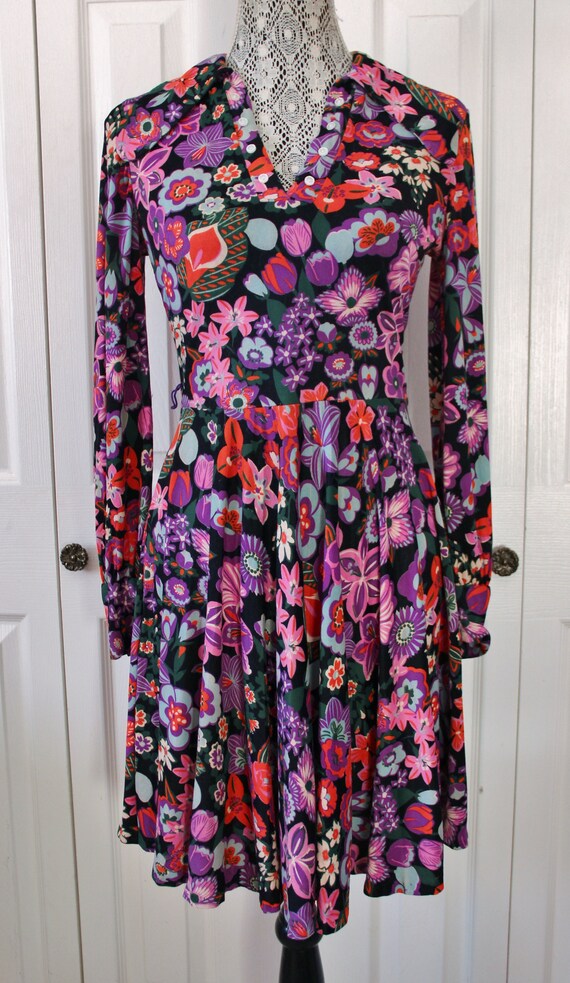 1960s Mode O Day Mod Psychedelic Black Floral Dres
