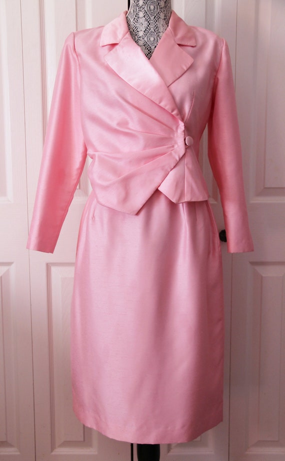 1980s Pink Linen Suit with Shoulder Pads Medium
