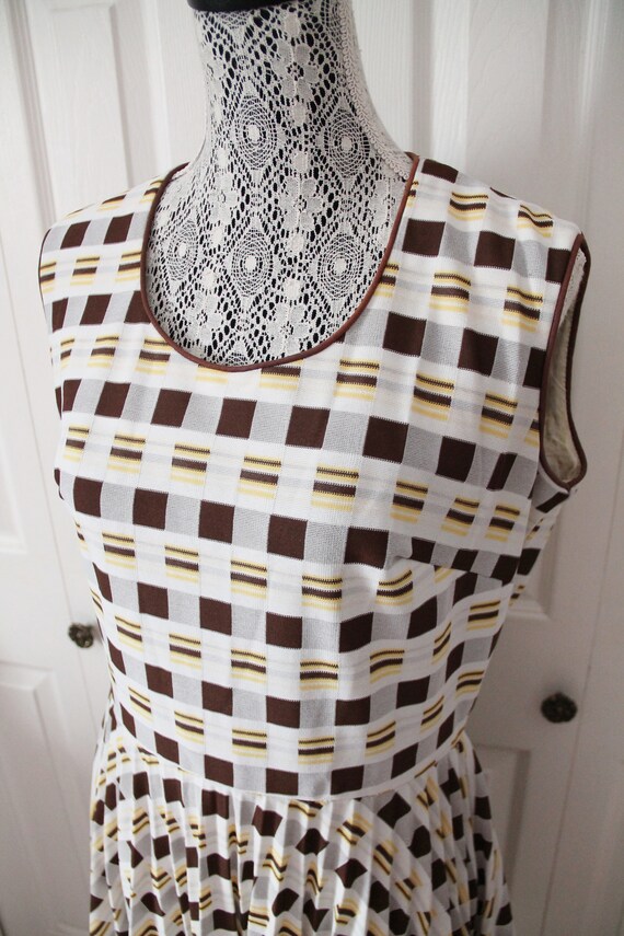 1960s Brown and Yellow Day Dress Extra Large