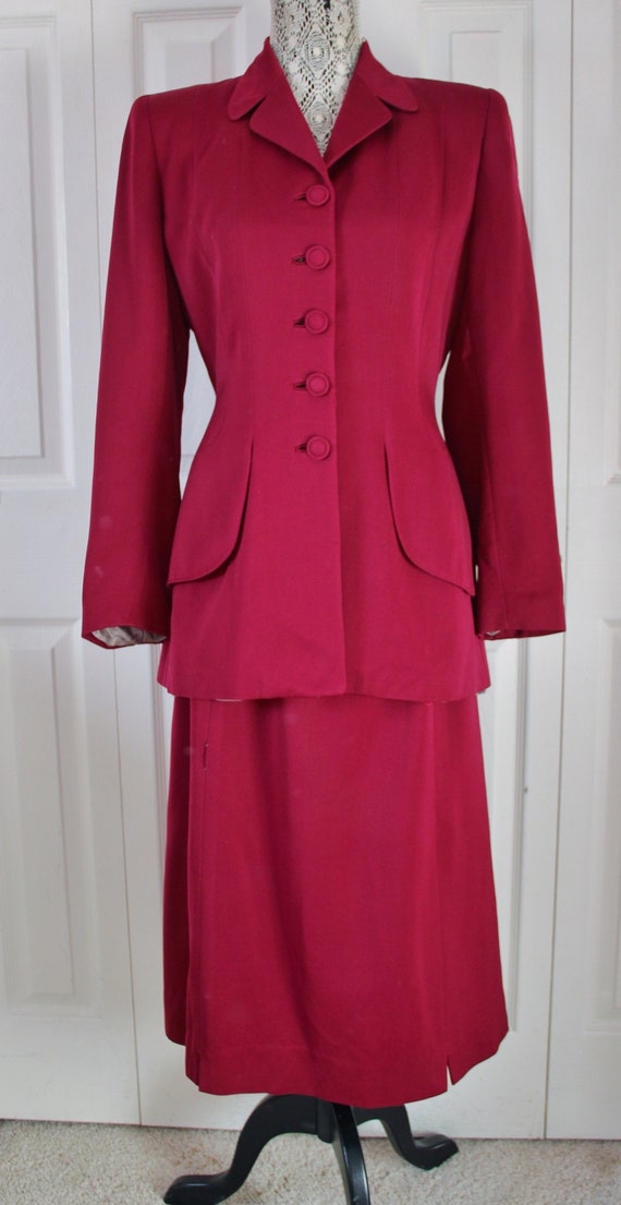 1940s Burgundy Suit with Shoulder Pads Large