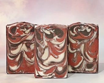 6,5 oz Amaretto Swirl Cold Process Soap, Cherry Amaretto Soap Bar, Cadeau pour elle, Savon naturel, Savon artisanal, Savon décoratif, Soins de la peau