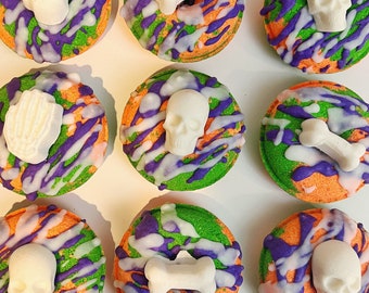 Spooky Donut Bath Bomb with Bones,Tobacco and Bay Leaf, Halloween Bath Bombs, Skulls and Bones Bath Bomb, Halloween Gift