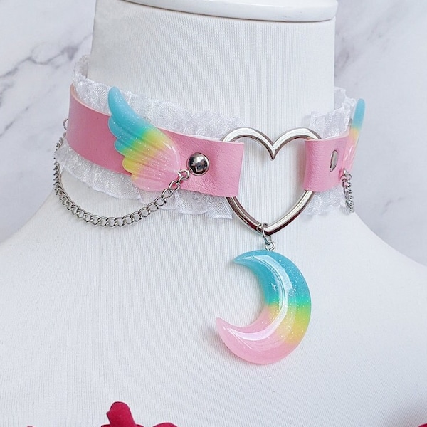 Cute pink pastel goth Lederchoker Halsband Regenbogen Mond Flügel weiße Rüschen Ketten - kawaii fashion rainbowcore pastel academia cosplay