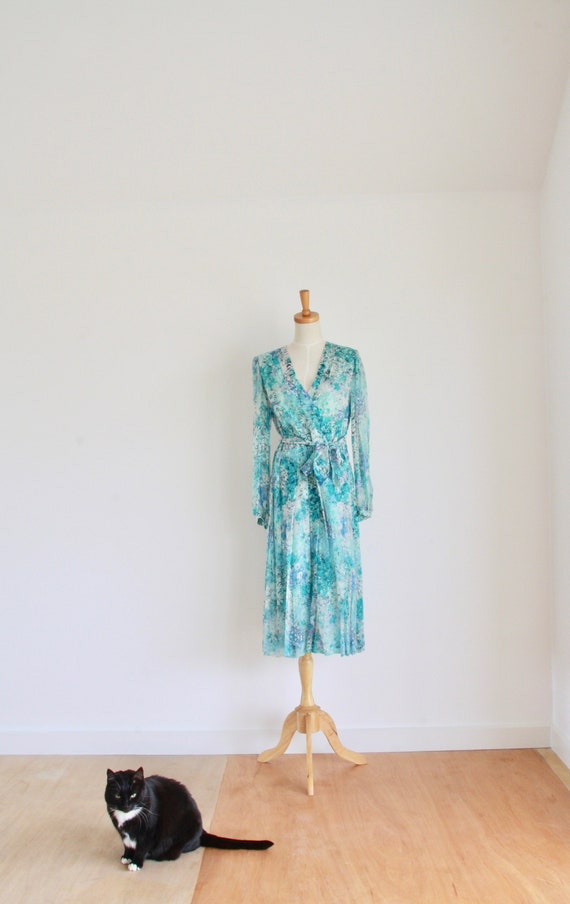 Vintage silk floral day dress. Blue Silk chiffon d