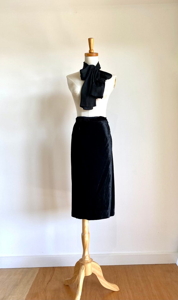 Vintage Rare black 1940s velvet skirt. WWII velve… - image 1