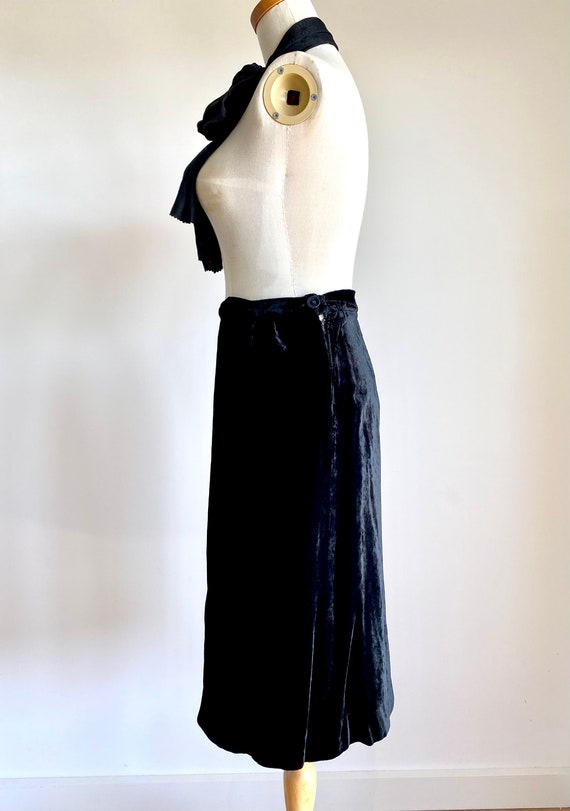 Vintage Rare black 1940s velvet skirt. WWII velve… - image 5