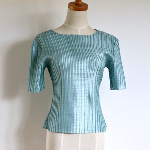 Vintage 90s pleat top. Ice blue micro pleats t shirt. Pleats Please style top. Aqua Blue 90s top. Plisse top. S - M