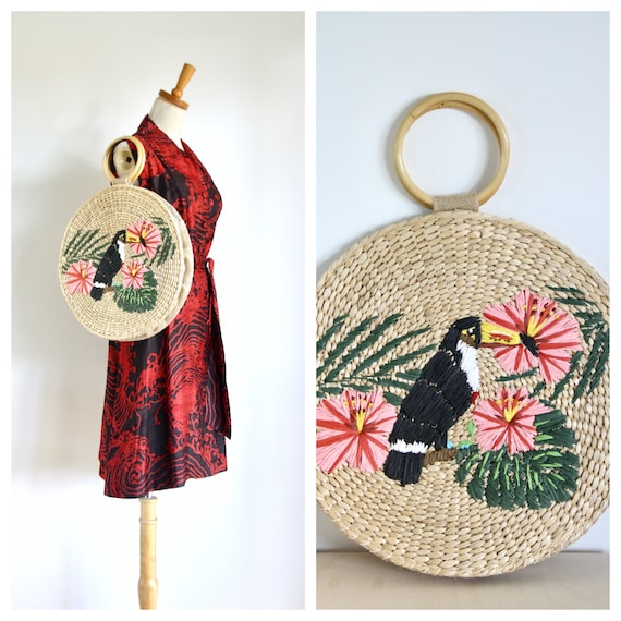Vintage round raffia purse. Vintage summer bag. To