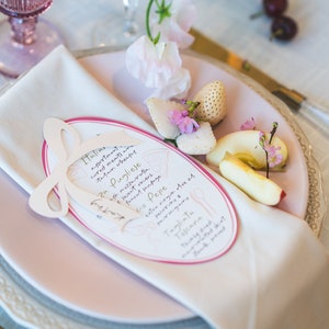 Menu ovale pour le mariage ou la douche