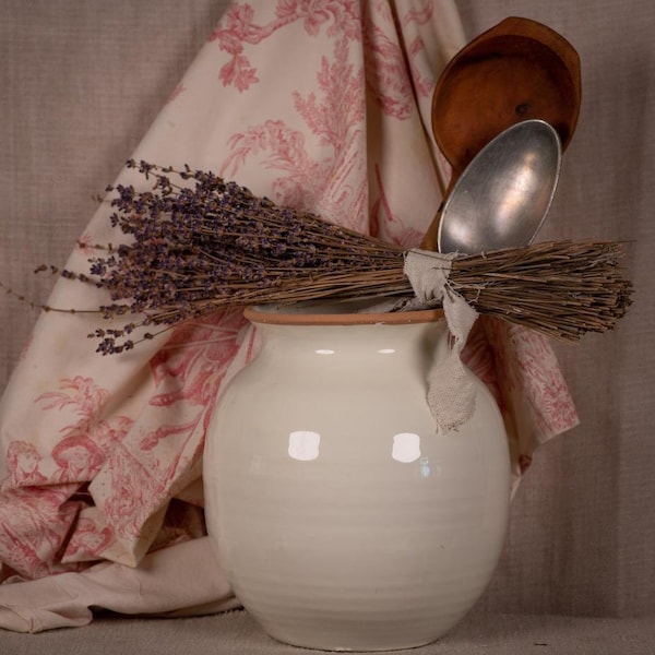 Simple White Ceramic + Hand Made Pot + Wheel Thrown Canister + Potter’s Vase + White Decorating + Understated Floral Arrangement
