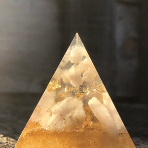 ON SALE* Quartz N Gold Standing Triangle