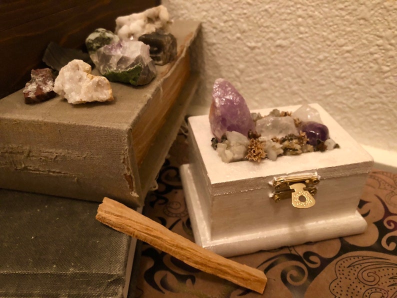 Lavender N Pearl Protective Healing Crystal Collection