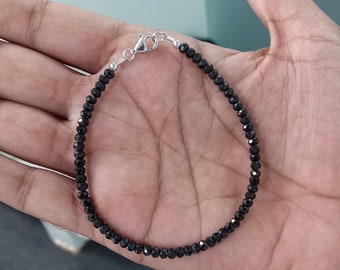 Pulsera con cuentas de espinela negra, pulsera de piedras preciosas naturales, pulsera negra minimalista, joyería de plata delicada, regalo de aniversario para mujer/esposa