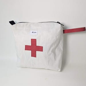 Tasche aus Segel | First Aid Kit | Notfalltasche | Verbandstasche |  Erste Hilfe Tasche | REHpunkt | REH. | Segeltuch | Pflaster | Urlaub