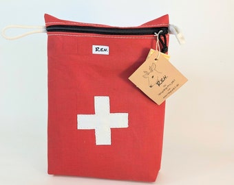 Tasche aus Luftmatratze | First Aid Kit | Notfalltasche | Verbandstasche |  Erste Hilfe Tasche | Schweiz, REHpunkt, REH., Top!