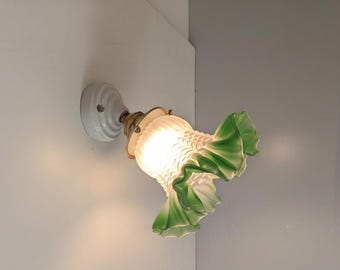 Aplique de pared vintage - Pantalla de tulipán de porcelana y vidrio prensado - 1930