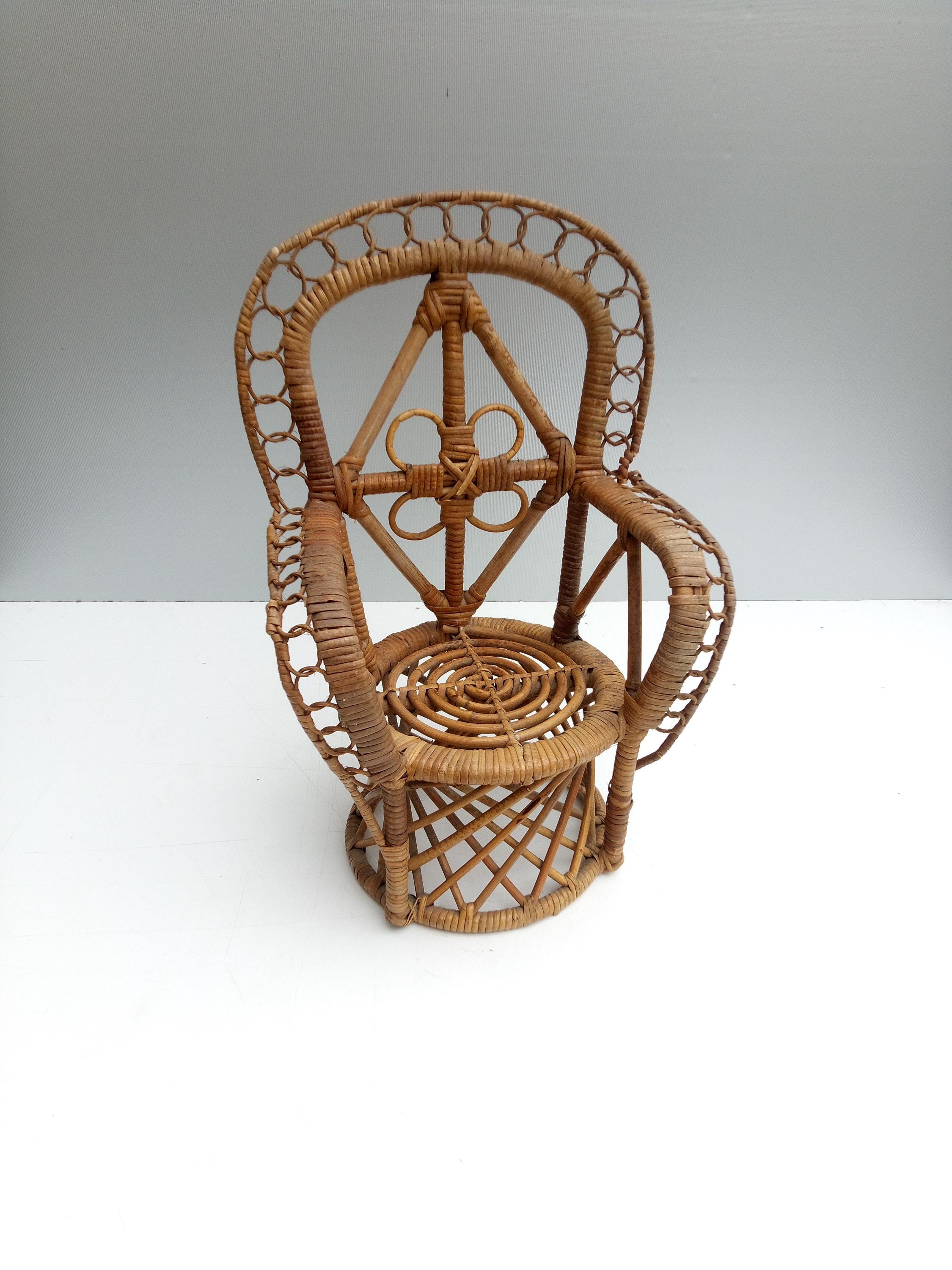 Ancien rocking-chair fauteuil rotin osier vintage enfant peint en vert