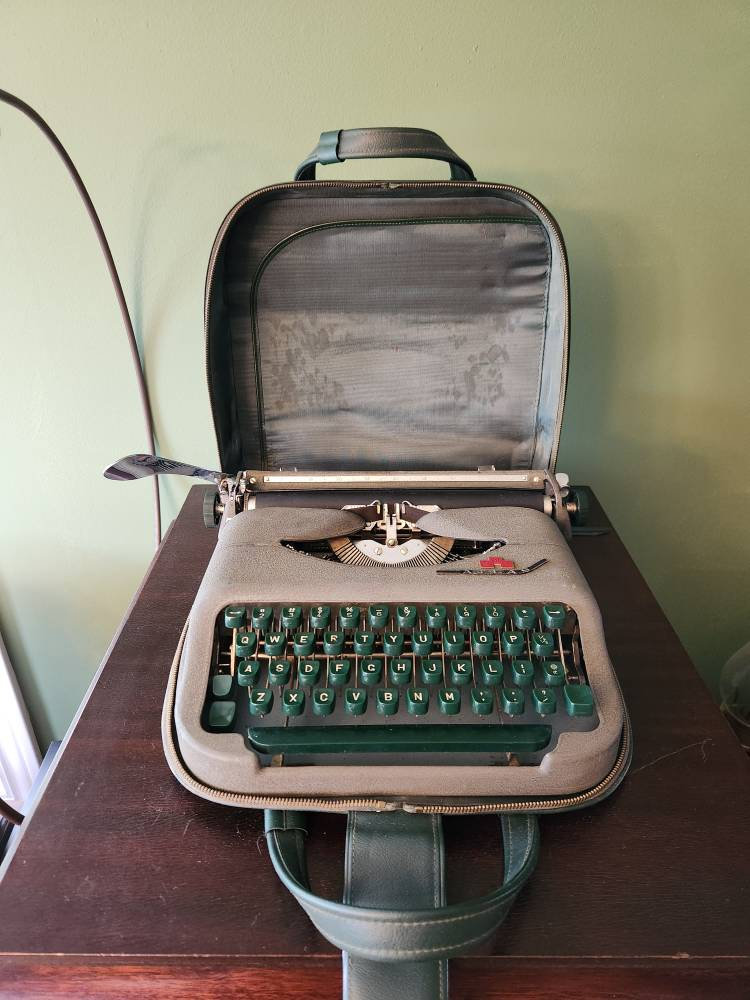 Working Vintage Atlas Portable Typewriter in Royal Case - Classic