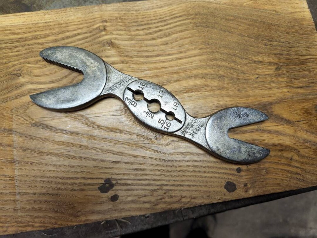 Antique Alligator Pipe Wrench Hawkeye Wrench Patent 1906 Etsy