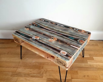 Teruggewonnen retro pallet salontafel 'evil eye' in stedelijke boerderijstijl, gemaakt van gerecycled hout met industriële haarspeldpoten