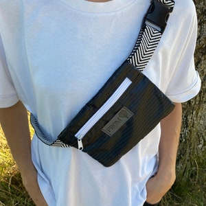 Black, yellow belt bag from upcycled hot air balloon fabric/Sustainable hip bag, waist bag, Crossbody bag, Vegan bum bag, Unisex fanny pack