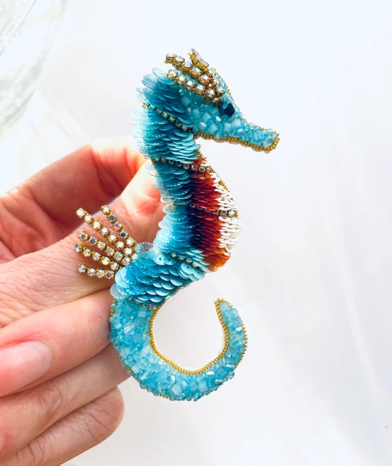 Beaded brooch real seahorse, embroidered collar pin,mermaid jewelry, fairy seahorse, handmade brooch bijoux femme, nautical pin