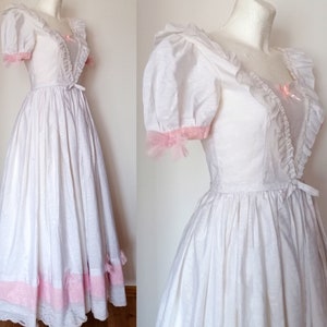 Vintage long ball gown, white, pink, romantic 90s, 80s, lace, bow, ball dress, prom gown, size XS extra small to size S small, like wedding