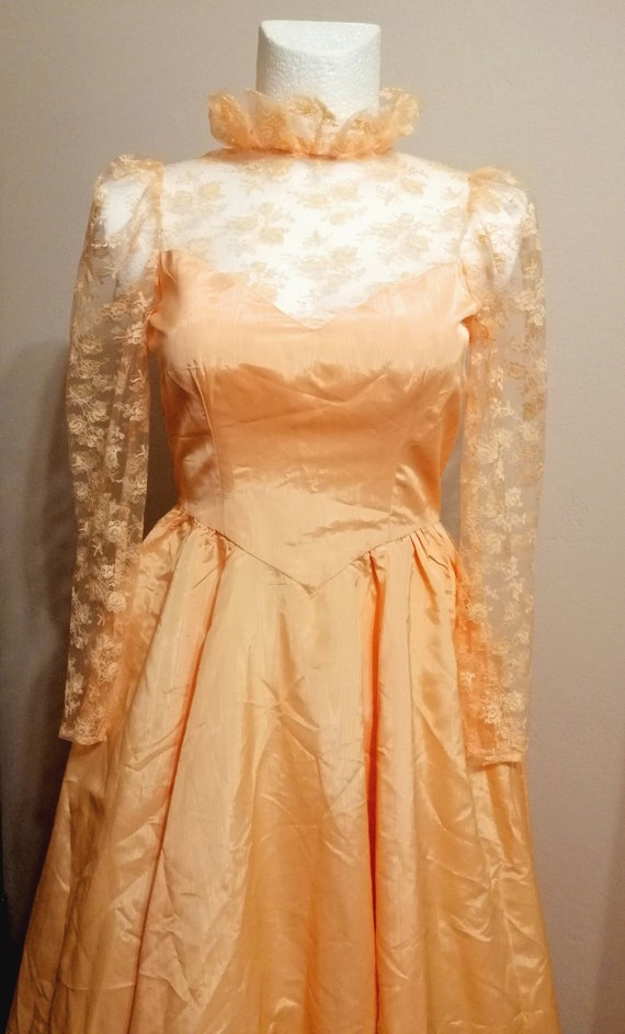 Vintage peach 80s gown, ball dress, puffy sleeves, li… Gem