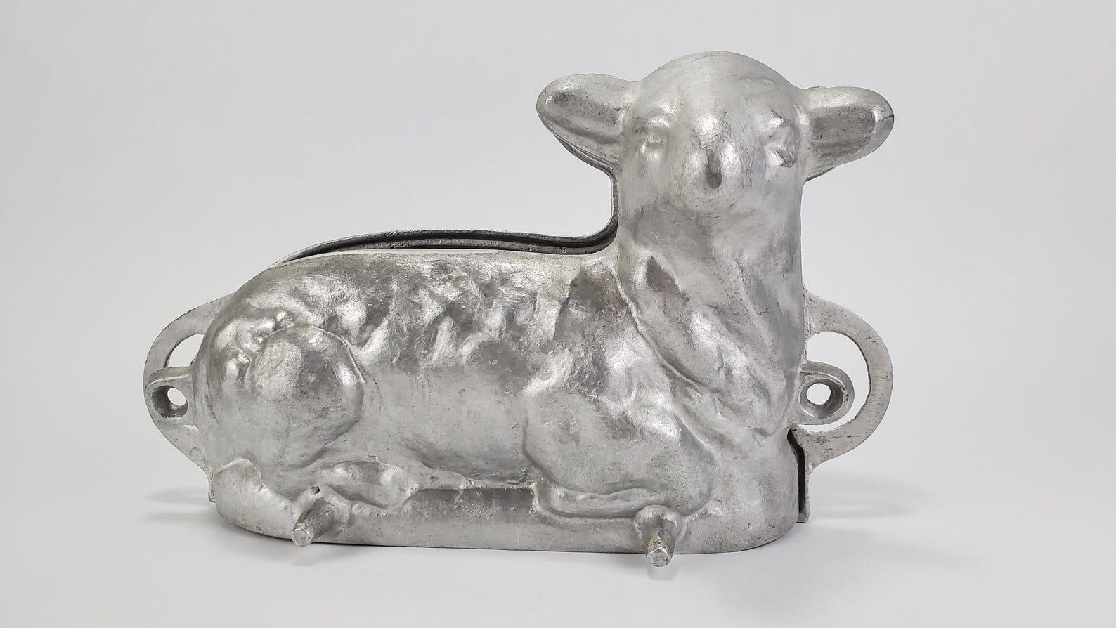 Vintage Cast Aluminum Lamb Cake Mold - 3D Easter Baking Pan - MA Lustig MAL - Sheep Cake Pan