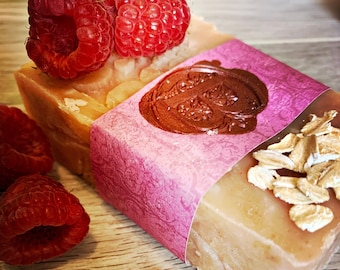 Raspberry & Oatmeal Soap| Comfort food for your shower.