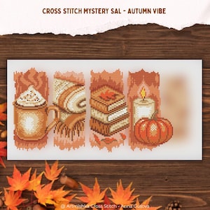 以下が含まれることがあります： CROSS STITCH MYSTERY SAL - AUTUMN VIBEというタイトルのクロスステッチ図案。4つの縦型パネルで構成され、ホイップクリームが乗ったマグカップ、折りたたまれたブランケット、葉が乗った本の山、そしてカボチャの横にあるキャンドルが描かれています。