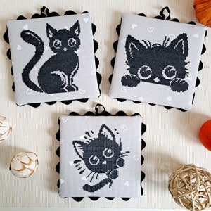 Set di 3 motivi per punto croce con gatto nero di Halloween - Schema per punto croce scaricabile in PDF - Artmishka Cross Stitch
