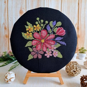 Fleur printanière au point de croix - Floral primitif amusant à broder au point de croix - PDF à téléchargement immédiat - Artmishka