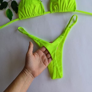 BIKINI AFRODITE Classico bikini perizoma vita bassa con parte anteriore a V, top bikini a triangolo Neon Yellow