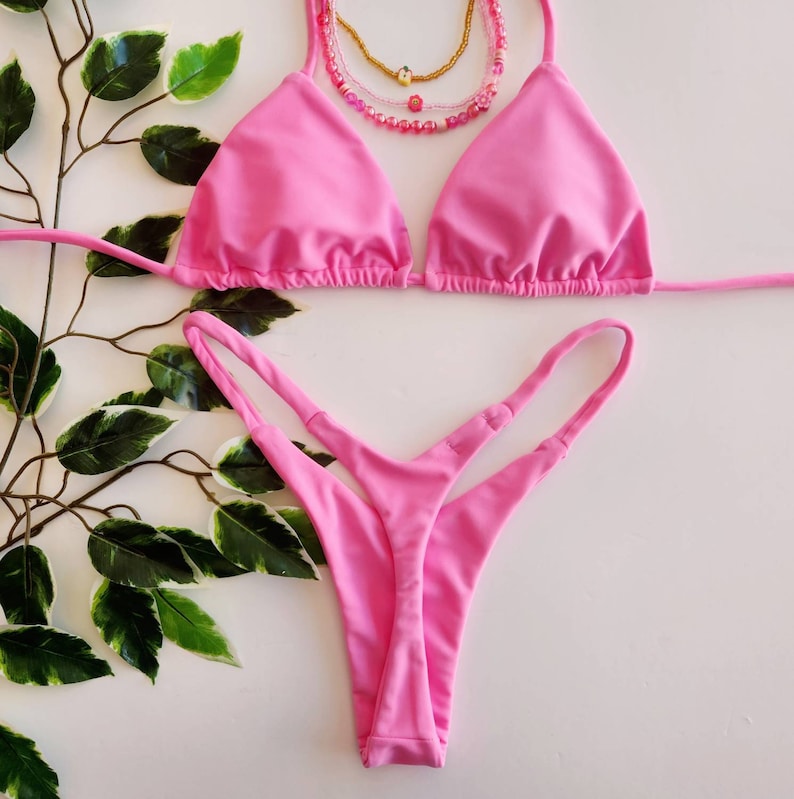 BIKINI AFRODITE Classico bikini perizoma vita bassa con parte anteriore a V, top bikini a triangolo Baby pink