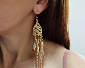 Feather boho style earrings