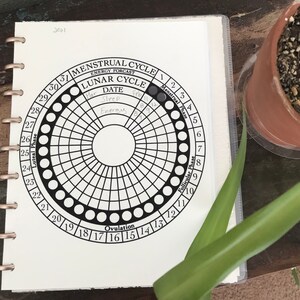 Period Tracker,Menstrual Lunar Calendar, Printable PDF, Minimalist Period, Moon, Energy Tracker. Happy Planner Sizes: 7x9.25, US Letter Size