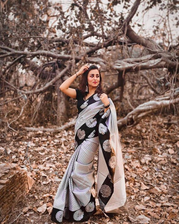 Fall in Love with Indian Handloom Sarees from Loomfolks