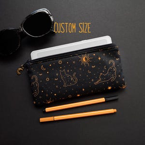 Sleeve for Onyx Boox Palma 2 Pro, InkPalm Mini, Bigme Hibreak, Miyoo Mini Plus, Retroid Pocket, Nintendo 3DS pouch with cats stars and moons